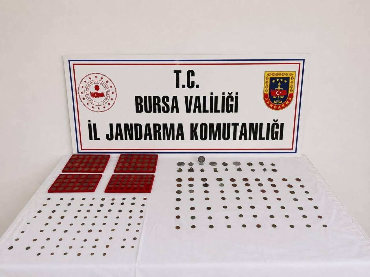 BURSA (AA) – Bursa'nın Nilüfer ilçesinde tarihi eser kaçakçılığı yaptığı