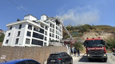 İSTANBUL (AA) – Büyükçekmece'de 5 katlı binada çıkan yangın itfaiye