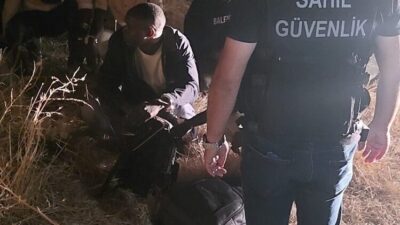 ÇANAKKALE (AA) – Çanakkale'nin Ezine ilçesinde 5 düzensiz göçmen yakalandı.