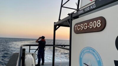 ÇANAKKALE (AA) – Çanakkale'nin Bozcaada ilçesinde zıpkınla balık avlamak için