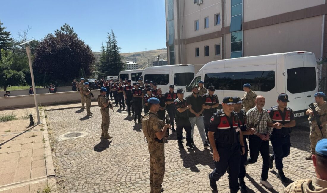 - Şüphelilerin hesaplarında 2 milyar 410 milyon liralık işlem hacmi