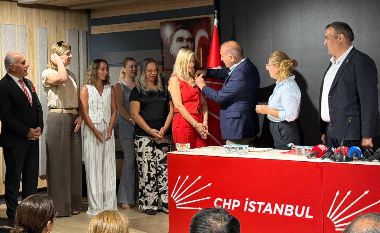 İSTANBUL (AA) – CHP İstanbul İl Başkanlığınca partiye katılan yeni