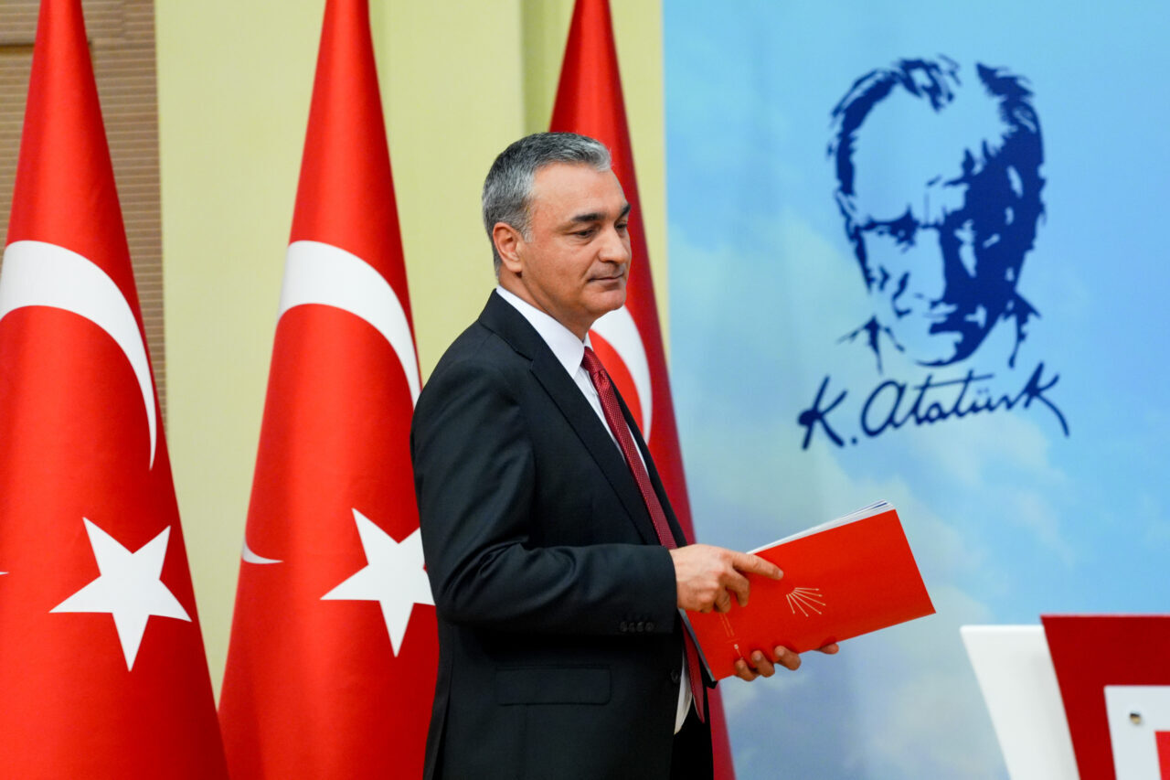 - "(Çerçeve yasa) CHP olarak nasıl bu yasanın içinde yer
