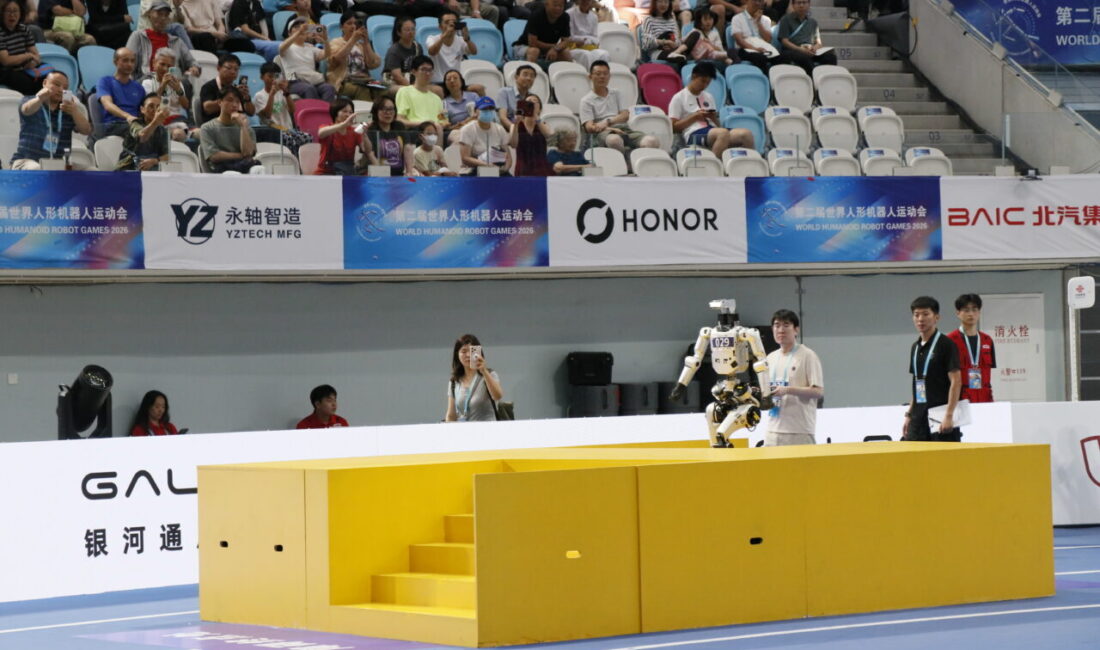 PEKİN (AA) – Çin'de insansı robotların spor, performans ve çeşitli