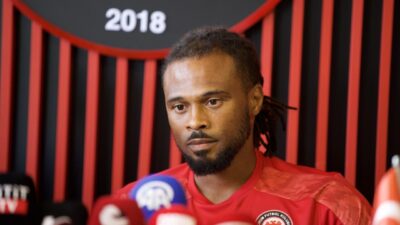 - Arca Çorum FK'nin yeni transferi Gökhan Sazdağı:
"Galatasaray maçında 1