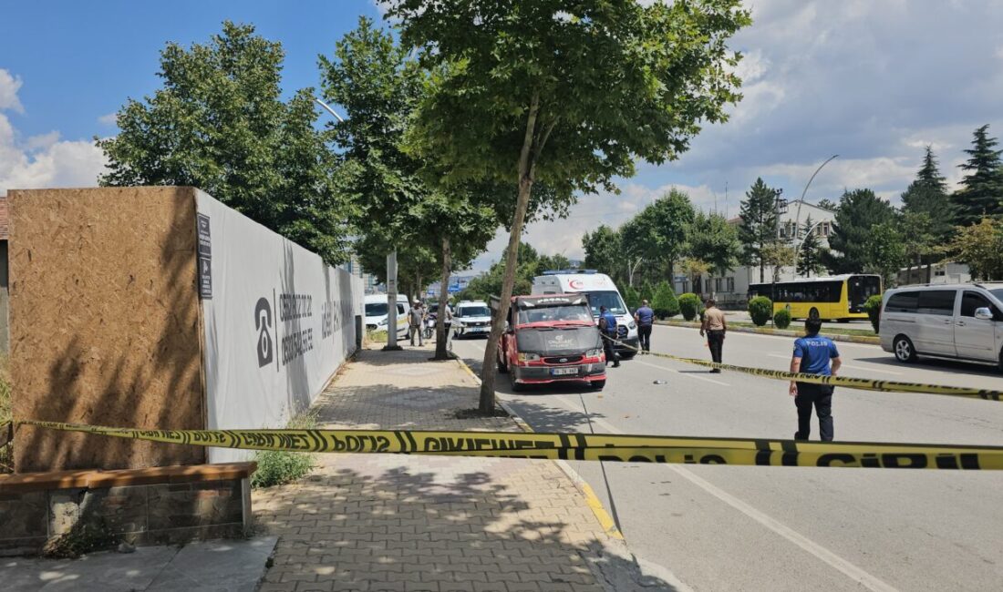 ÇORUM (AA) – Çorum'da akrabalar arasında çıkan kavgada 4 kişi