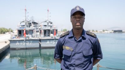 - 2. sınıf öğrencisi Utku Koral:
- "Deniz Harp Okulunda akademik