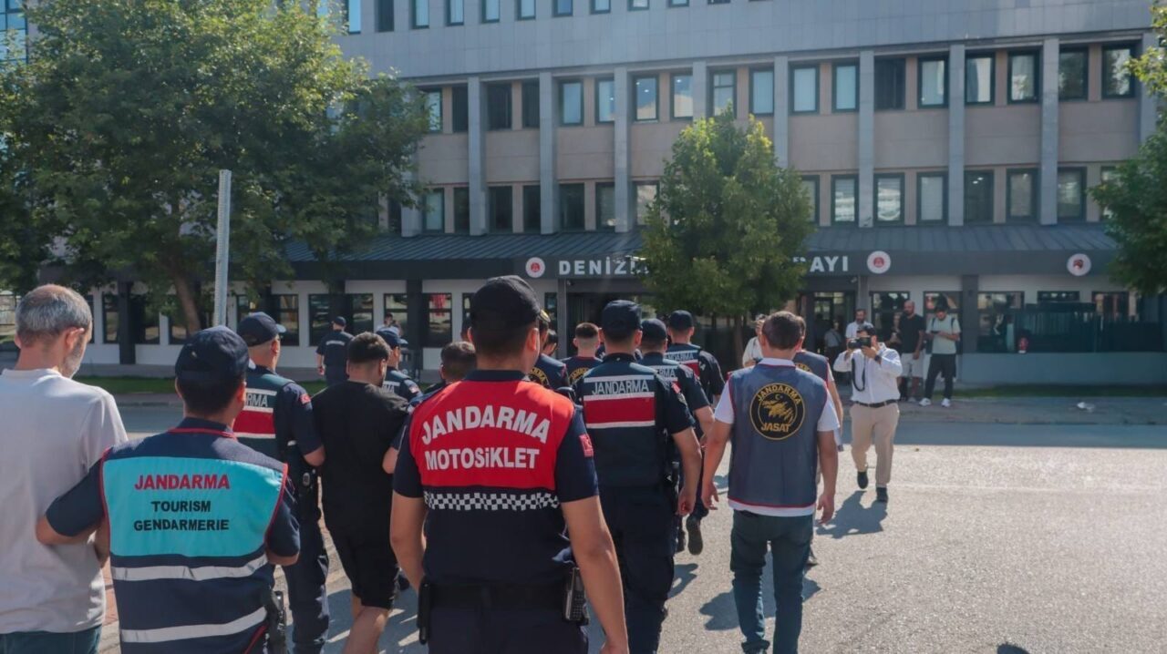 DENİZLİ (AA) – Denizli'de bir kişiyi yaklaşık 4,5 milyon lira