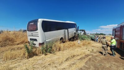 DİYARBAKIR (AA) – Diyarbakır'ın Lice ilçesinde otobüsün ağaca çarpması sonucu