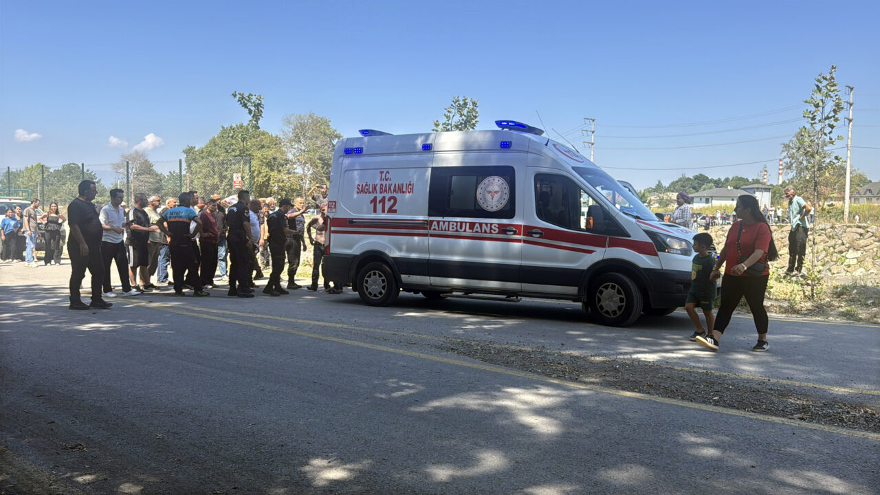 DÜZCE (AA) – Düzce'de boğulma tehlikesi geçiren 14 yaşındaki çocuk
