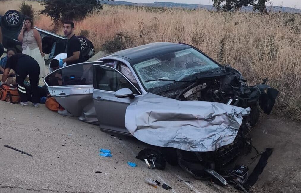 EDİRNE (AA) – Edirne'nin Keşan ilçesinde iki otomobilin çarpıştığı kazada