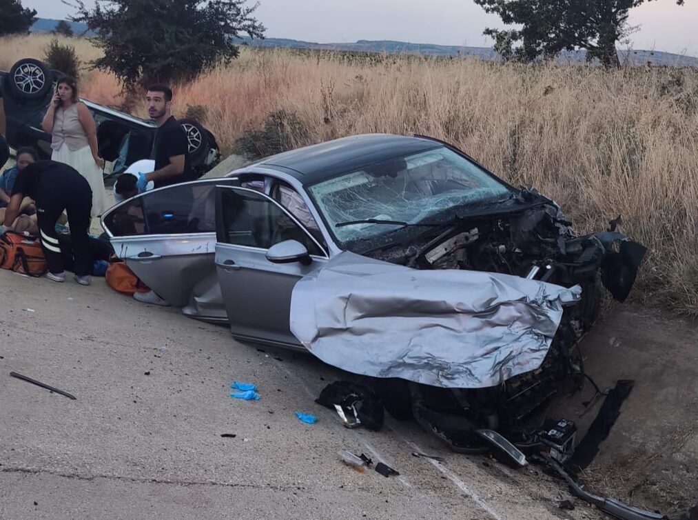 EDİRNE (AA) – Edirne'nin Keşan ilçesinde iki otomobilin çarpıştığı kazada