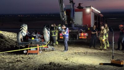 EDİRNE (AA) – Edirne'de devrilen traktörün altında kalan 2 kişi