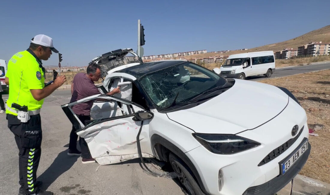 ELAZIĞ (AA) – Elazığ'da tır ile otomobilin çarpışması sonucu 4