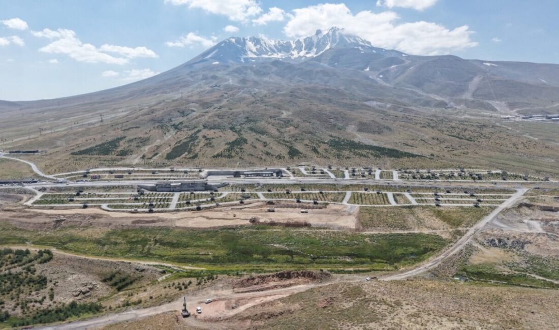 KAYSERİ (AA) – Türkiye'nin en önemli kış turizm merkezlerinden Erciyes'te