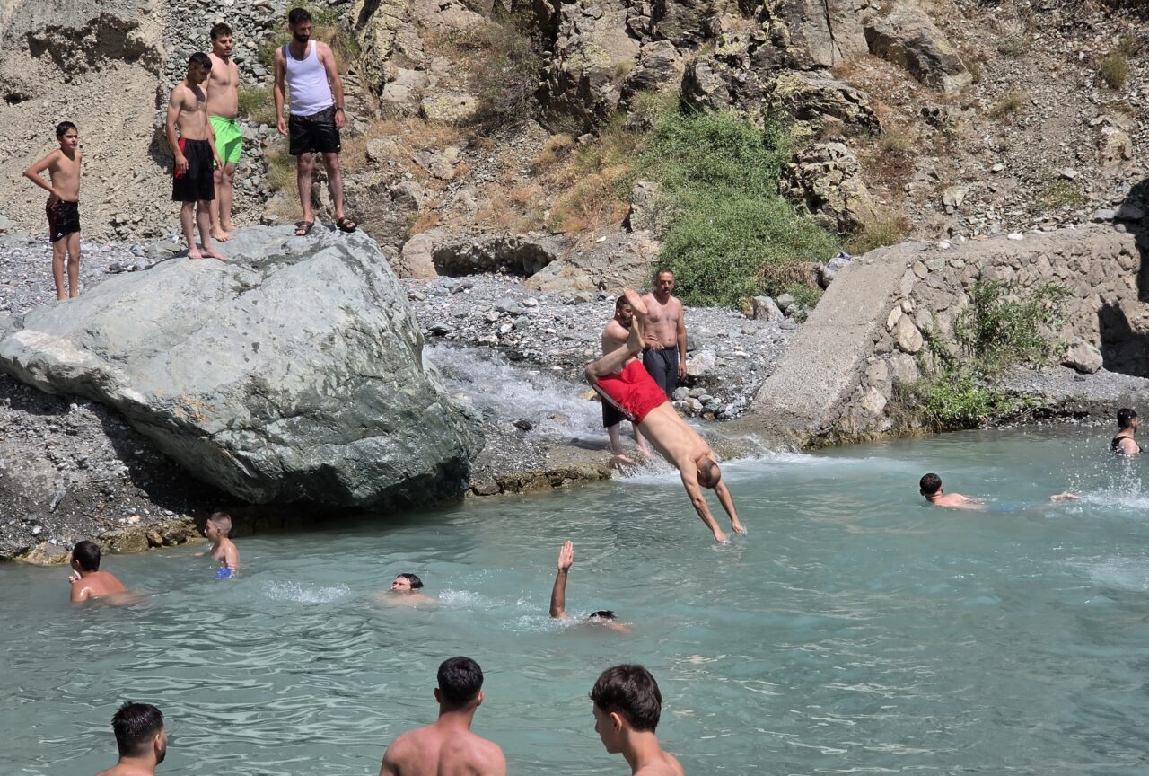 ERZİNCAN (AA) – Erzincan'ın Üzümlü ilçesinde tarım arazilerinin sulanmasında kullanılan