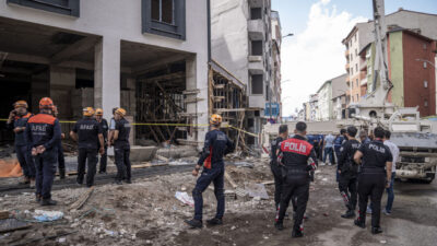ERZURUM (AA) – Erzurum'da inşaatta kalıpların çökmesi sonucunda 2 işçi
