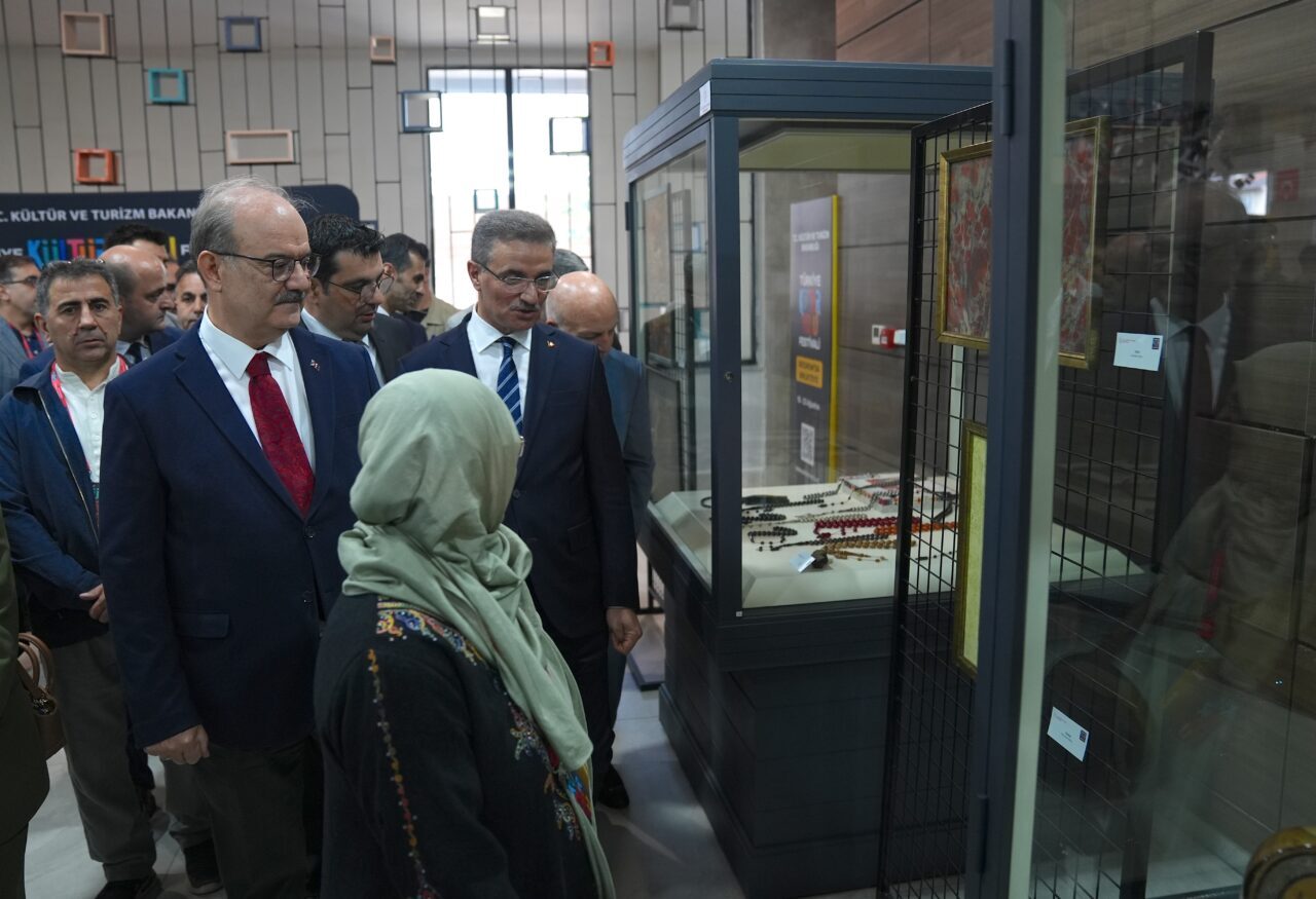 - Kültür ve Turizm Bakan Yardımcısı Serdar Çam:
- "Bu festivaller