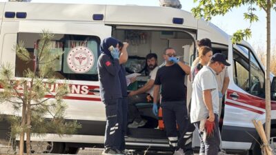 ESKİŞEHİR (AA) – Eskişehir'in Odunpazarı ilçesinde otomobil ile işçileri taşıyan
