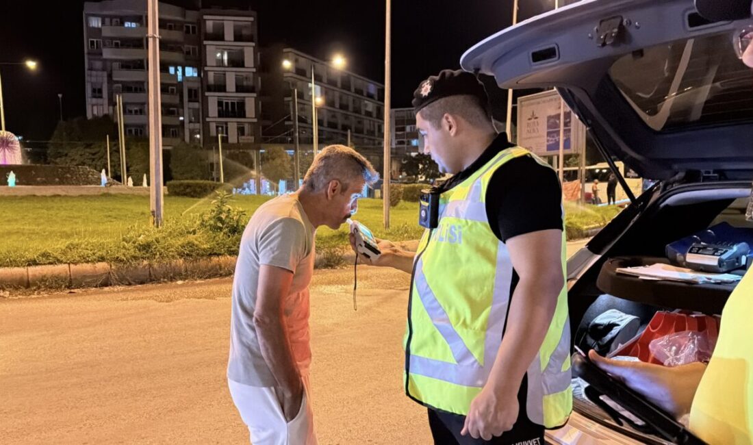 ESKİŞEHİR (AA) – Eskişehir'in Tepebaşı ilçesinde, polisin "dur" ihtarına uymayan