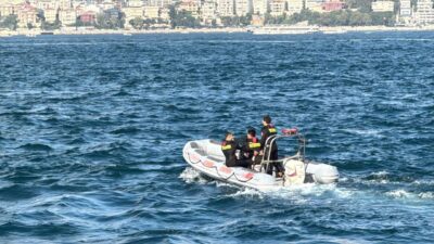 - Polis ve itfaiye dalgıçlarınca sudan çıkartılan çocuğun hayati tehlikesinin