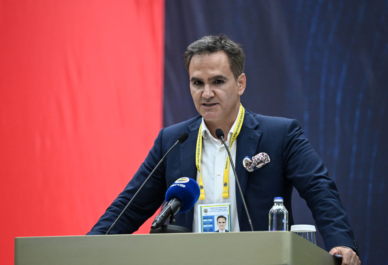 - Sarı-lacivertli kulübün yönetim kurulu üyesi Tanju Kaya:
- "Mali açıdan
