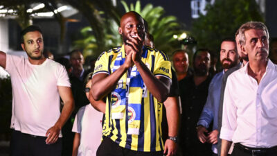 - Belçikalı santrfor:
- "Amacımız ve isteğimiz bu sezon şampiyon olmak.