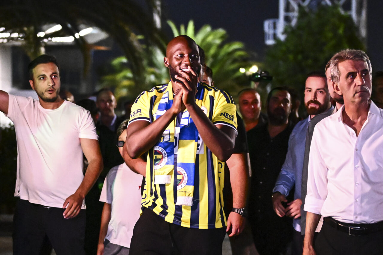 - Belçikalı santrfor:
- "Amacımız ve isteğimiz bu sezon şampiyon olmak.