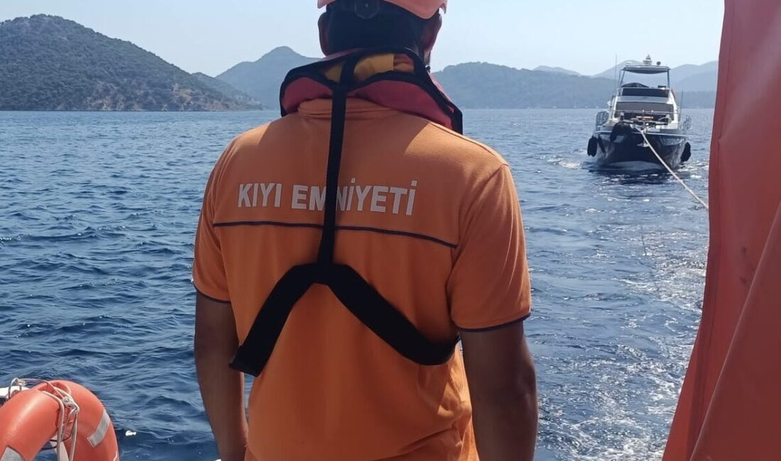 MUĞLA (AA) – Muğla'nın Fethiye ilçesi açıklarında sürüklenen teknedeki 3