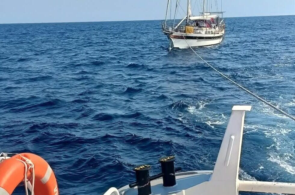 MUĞLA (AA) – Muğla'nın Fethiye ilçesi açıklarında sürüklenen teknedeki 6