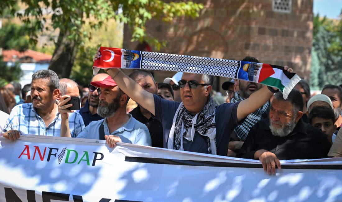 ANKARA (AA) – Ankara Filistin Dayanışma Platformu (ANFİDAP) üyeleri, Bosna