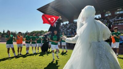 BURSA (AA) – Bursa'nın İnegöl ilçesinde düğün günleri köyler arası