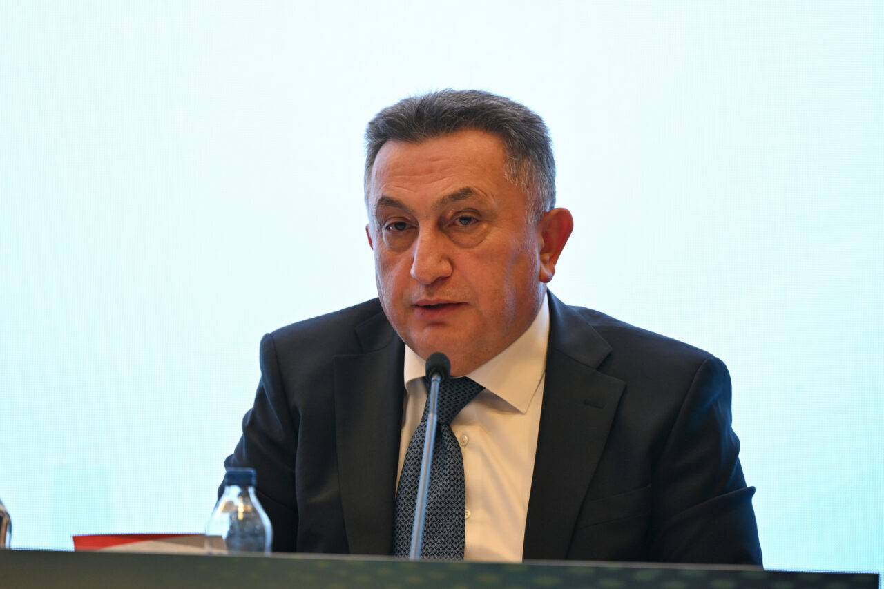 - Türkiye Bankalar Birliği Yönetim Kurulu Başkanı Alpaslan Çakar:
- "Türk