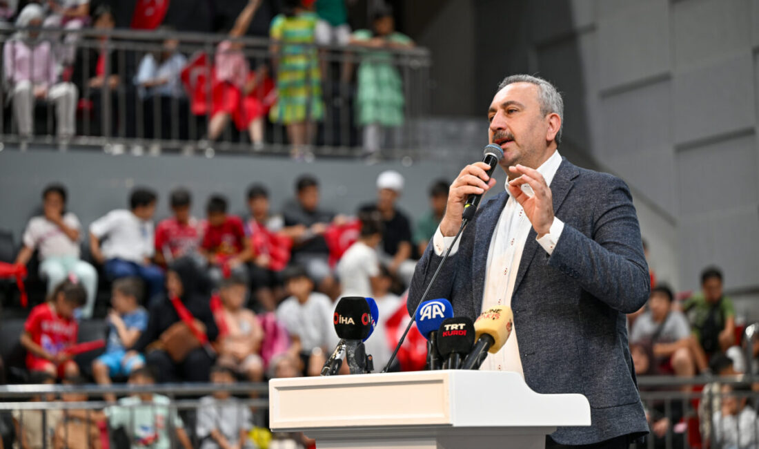 - AK Parti Grup Başkanvekili Abdulhamit Gül:
 - "Nasıl Fatih