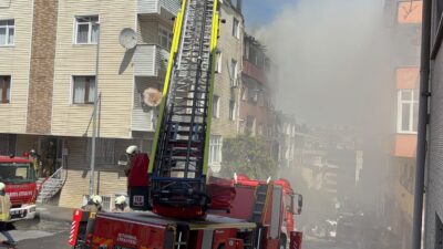İSTANBUL (AA) – Gaziosmanpaşa'da bir binanın çatı katında çıkan yangın,