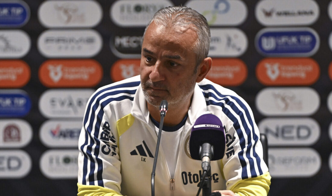 - Fenerbahçe Teknik Direktörü İsmail Kartal:
"Bu akşam taraftarımızı üzdük. Ligin