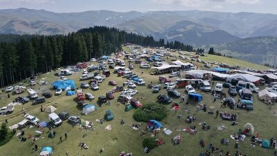 GİRESUN (AA) – Giresun'un Dereli ilçesi Kümbet Yaylası'nda "32. Uluslararası