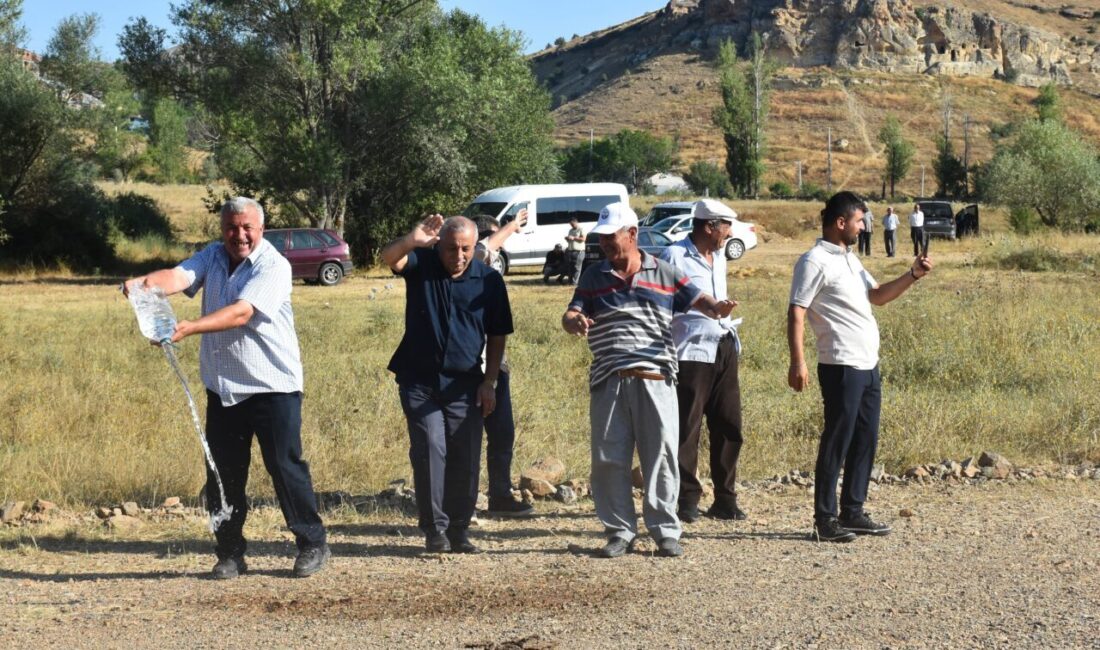 GÜMÜŞHANE (AA) – İş insanı Orhan Ünsal, özel uçağıyla Gümüşhane'nin