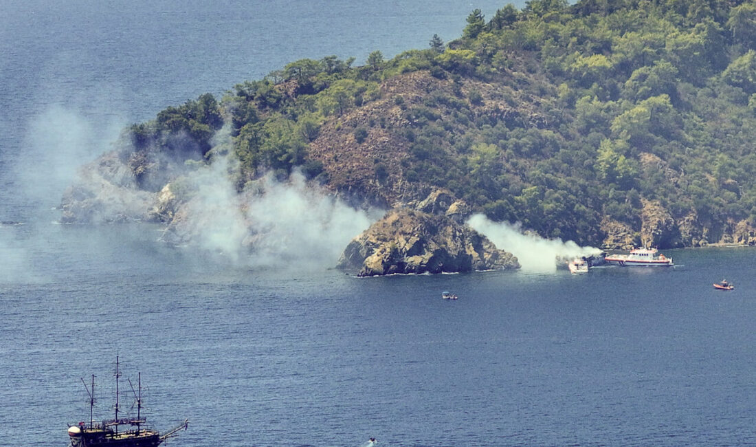 - Teknedeki 115 kişi tahliye edildi, dumandan etkilenen 2 kişi