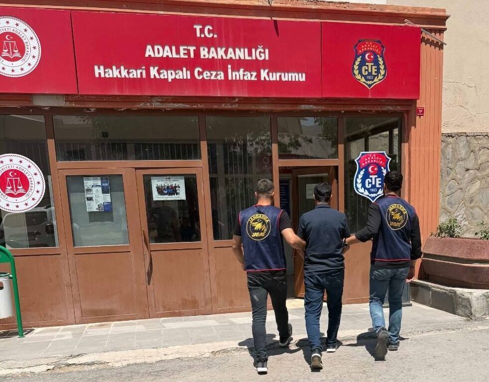 HAKKARİ (AA) – Hakkari'de haklarında kesinleşmiş hapis cezası bulunan 2