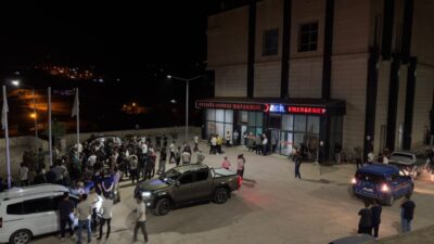 HAKKARİ (AA) – Hakkari'nin Derecik ilçesinde anahtarını unuttuğu evine girebilmek