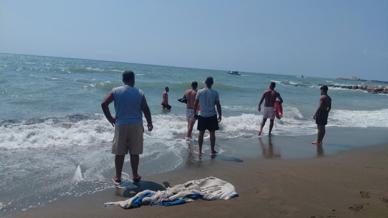 HATAY (AA) – Hatay'ın Samandağ ilçesinde denizde kaybolan çocuğun bulunması
