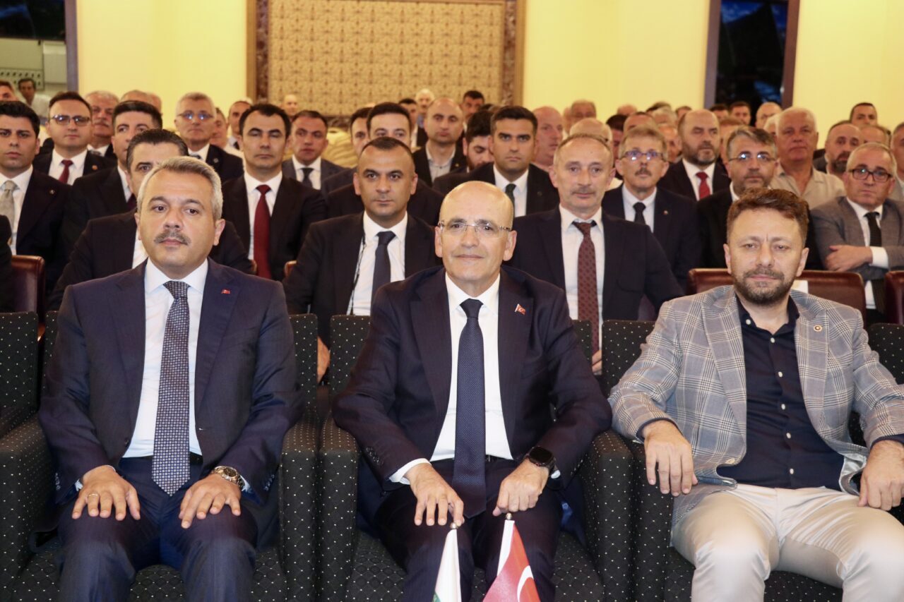 RİZE (AA) – Hazine ve Maliye Bakanı Mehmet Şimşek, Rize'de