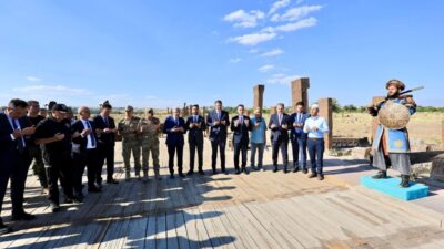 BİTLİS (AA) – Bitlis'in Ahlat ilçesinde güvenlik toplantısına katılan İçişleri