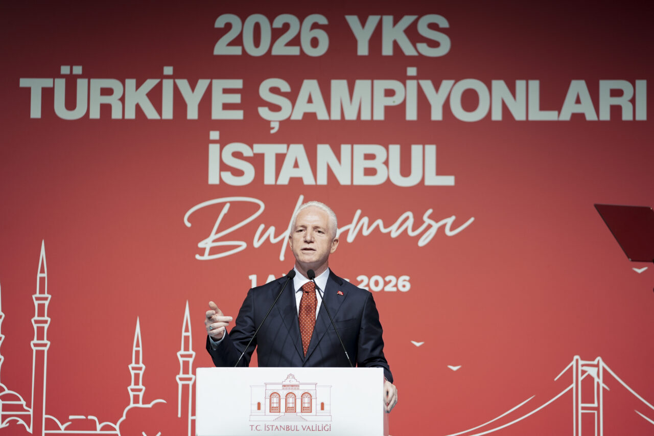 - İstanbul Valisi Davut Gül:
- "Geçen sene ilk 1000'e giren