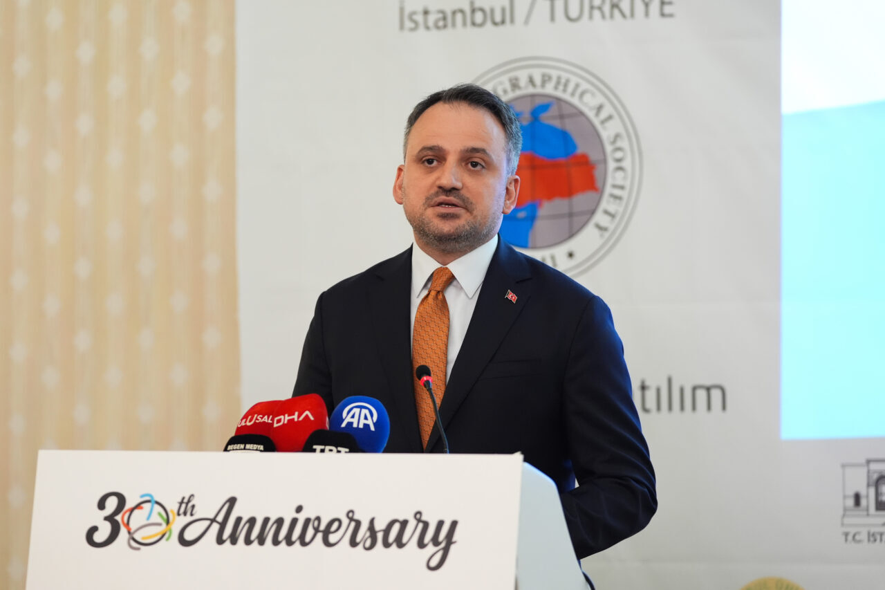 - Türk Coğrafya Kurumu tarafından düzenlenen yarışmaya katılan 50 ülkeden