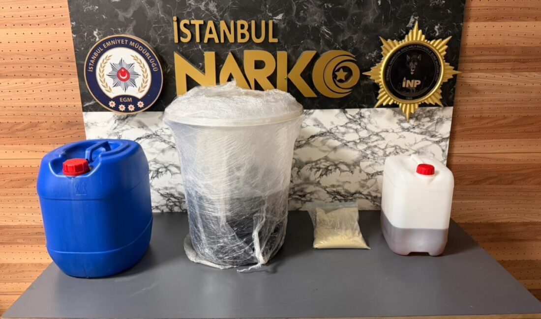 İSTANBUL (AA) – Kadıköy'de düzenlenen operasyonda 30 kilo 700 gram