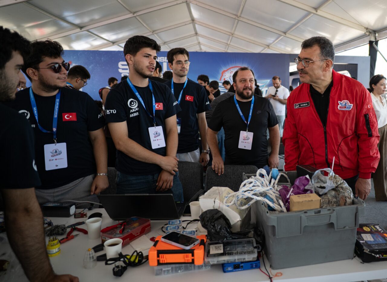 - "TEKNOFEST her yıl yeni yarışma kategorileri oluşturuyor veya var