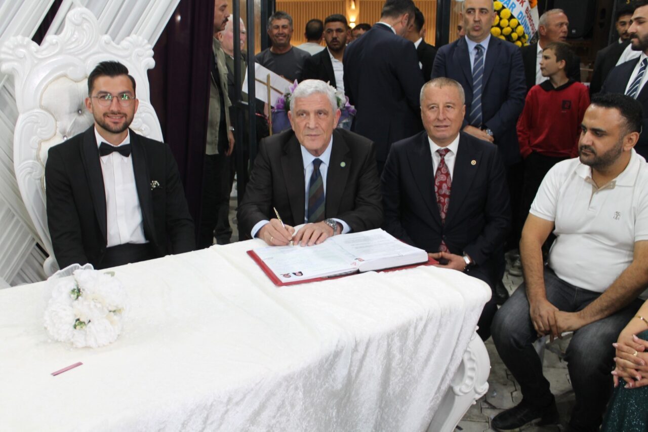 AFYONKARAHİSAR (AA) – İYİ Parti Genel Başkanı Müsavat Dervişoğlu, Afyonkarahisar'da