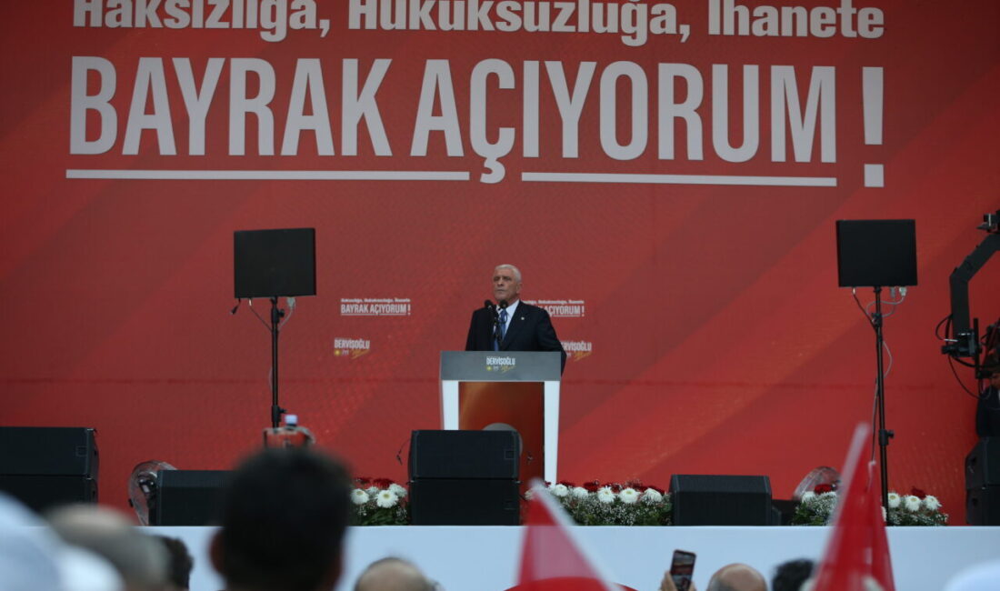 - "Ellerinde ve yüreğinde Türk milletinin sancağını asırlardır taşıyan bir